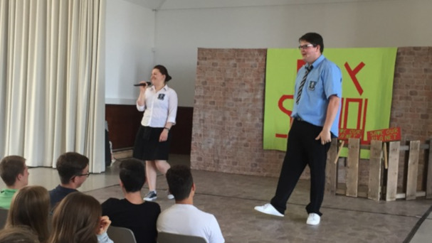 Theaterstücke in englischer Sprache im MLG - Schauspieler aus England thematisierten auch Brexit